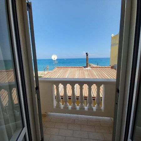 Al Giglio - Affittacamere Cariati Bagian luar foto