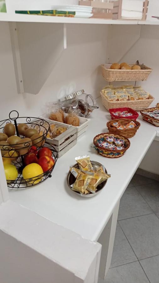 Al Giglio - Affittacamere Cariati Bagian luar foto