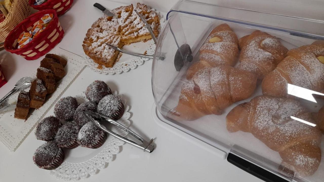 Al Giglio - Affittacamere Cariati Bagian luar foto