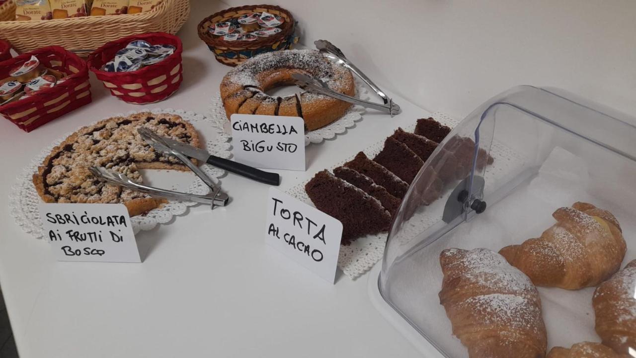 Al Giglio - Affittacamere Cariati Bagian luar foto